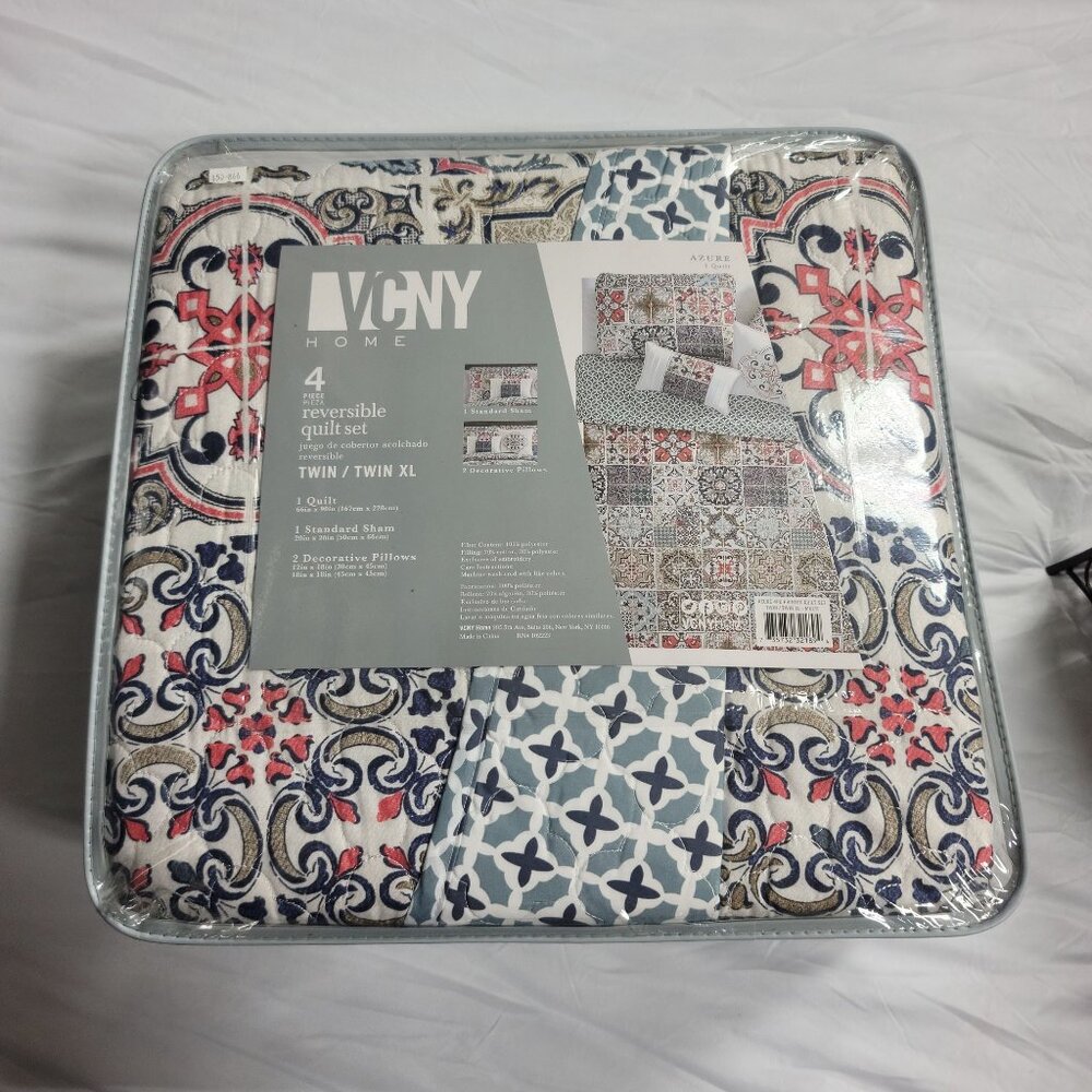 VCNY Home Twin Reversable Quilt Set - *NEW*